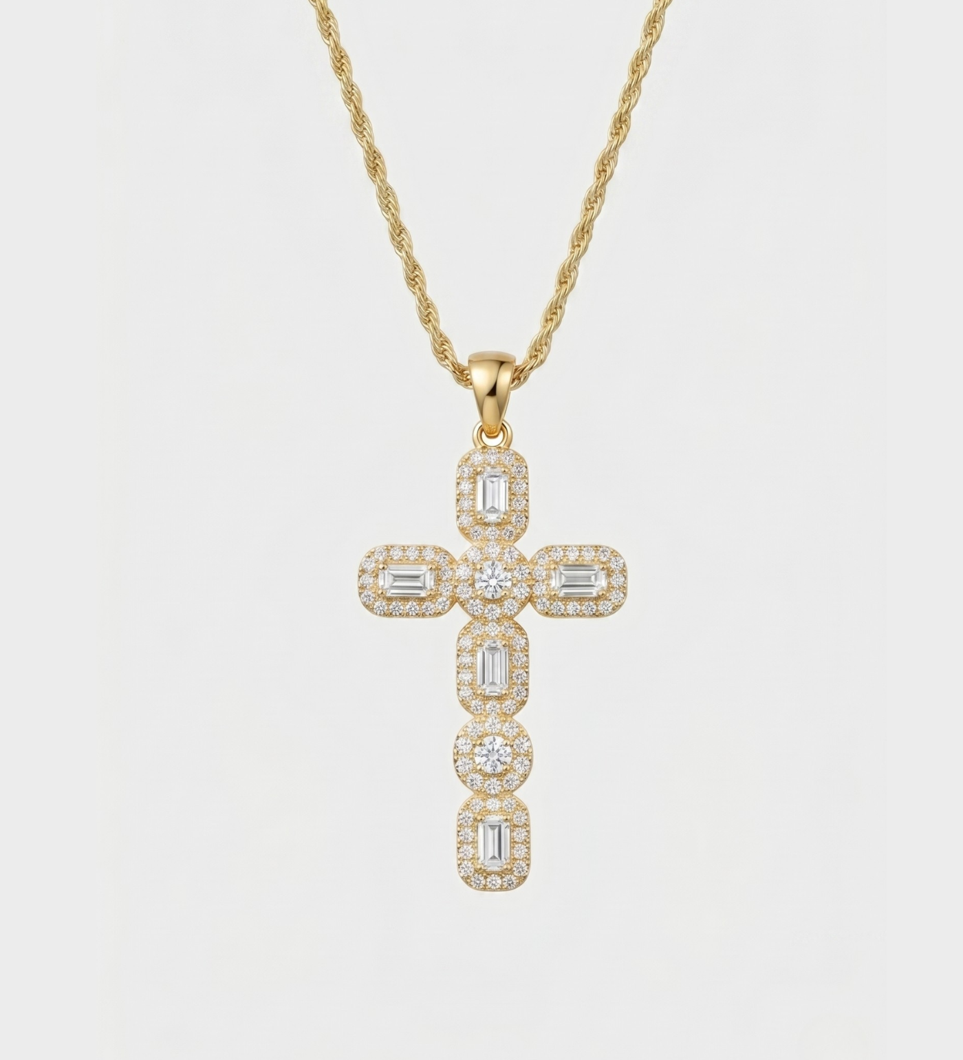 Colar Elegante com Cruz de Zircónias