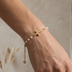 Pulseira com Cruz e Pérolas