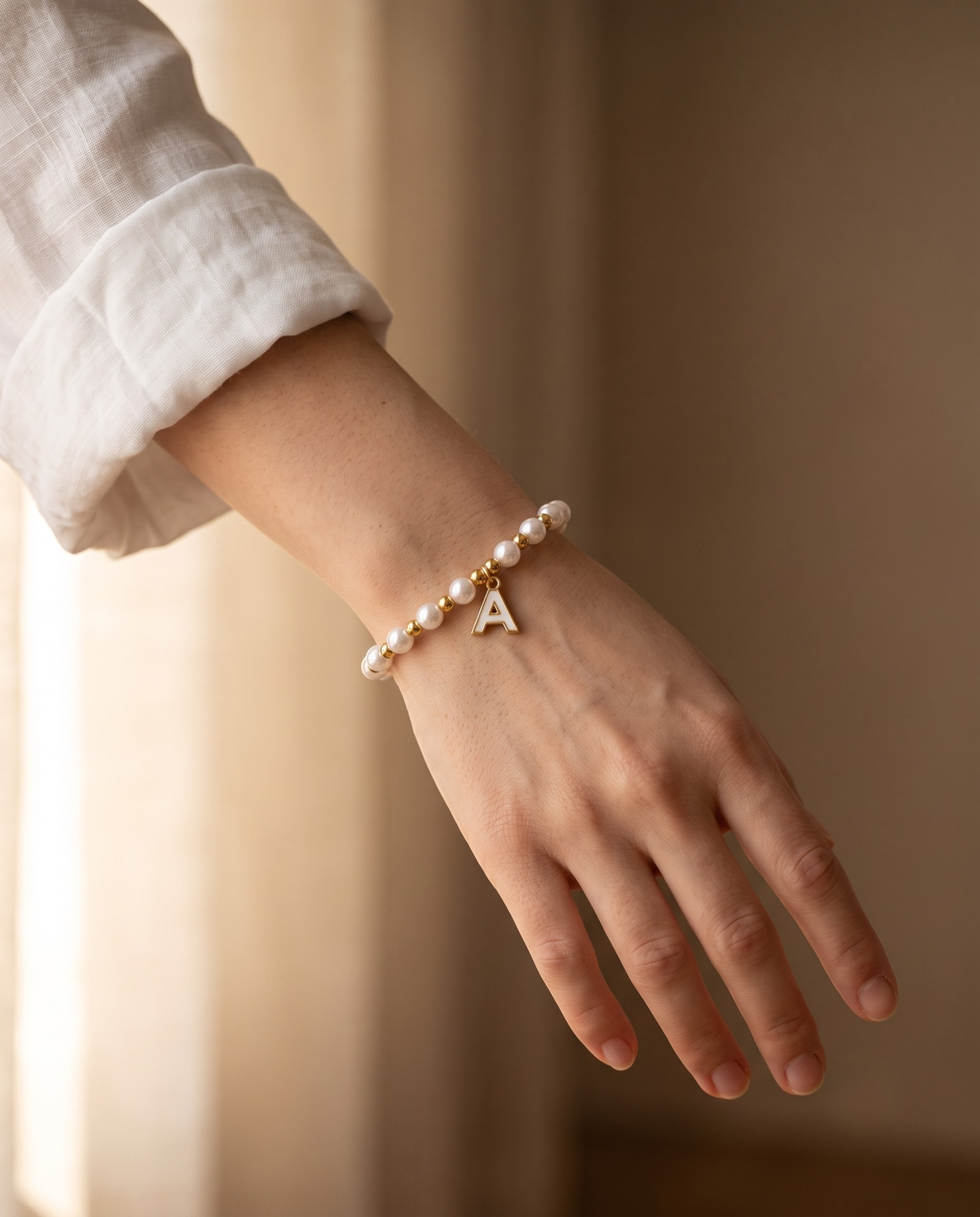 Pulseira Elegante com Inicial Personalizável