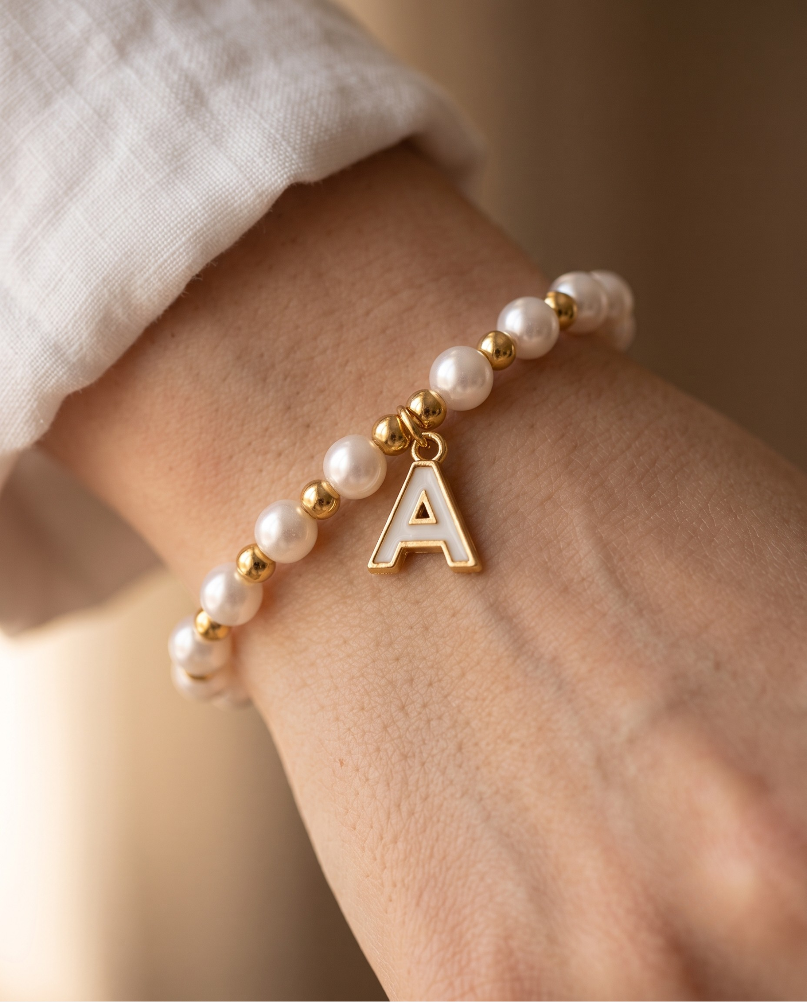 Pulseira Elegante com Inicial Personalizável